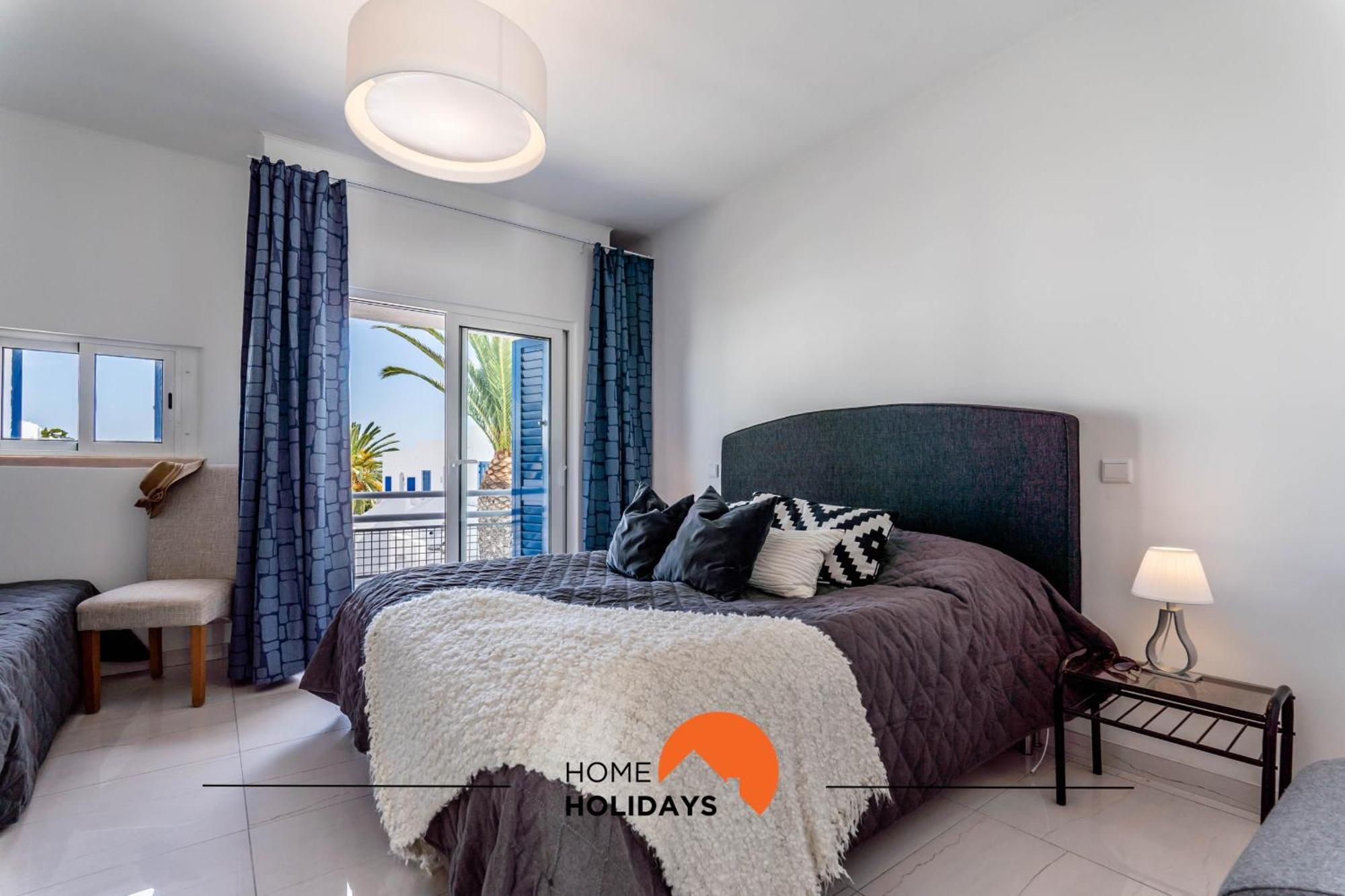 #220 Windmill Hill By Holidays Holiday home *